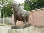 статуя 'Бизон'